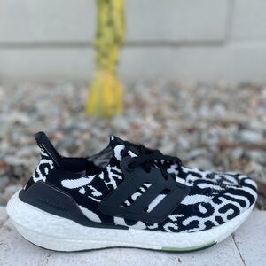 Men’s Adidas size 11 Ultra Boost 22 Zebra Print running shoes!!